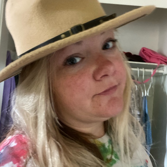 Hat - Picture 4 of 5